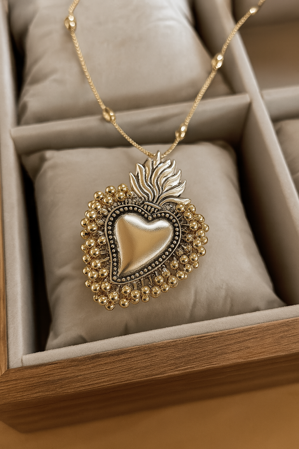 Sacred Heart Pendant Necklace – Vintage Gold & Silver